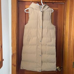 Kyodan Hooded Puffer Vest